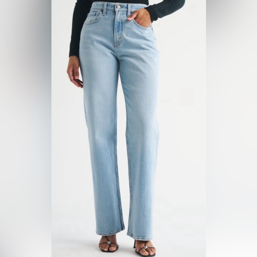 Abercrombie & Fitch Women's 90s Relaxed High Rise Curve Love Jeans-EUC